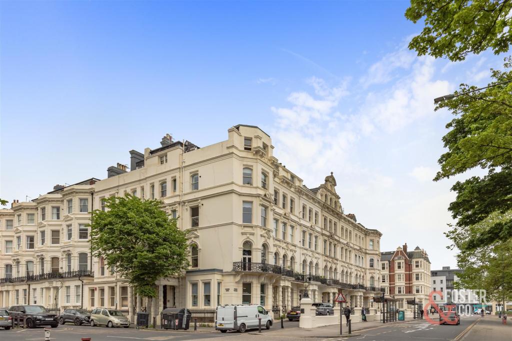 Palmeria Avenue, Mansions, Flat 7-17.JPG