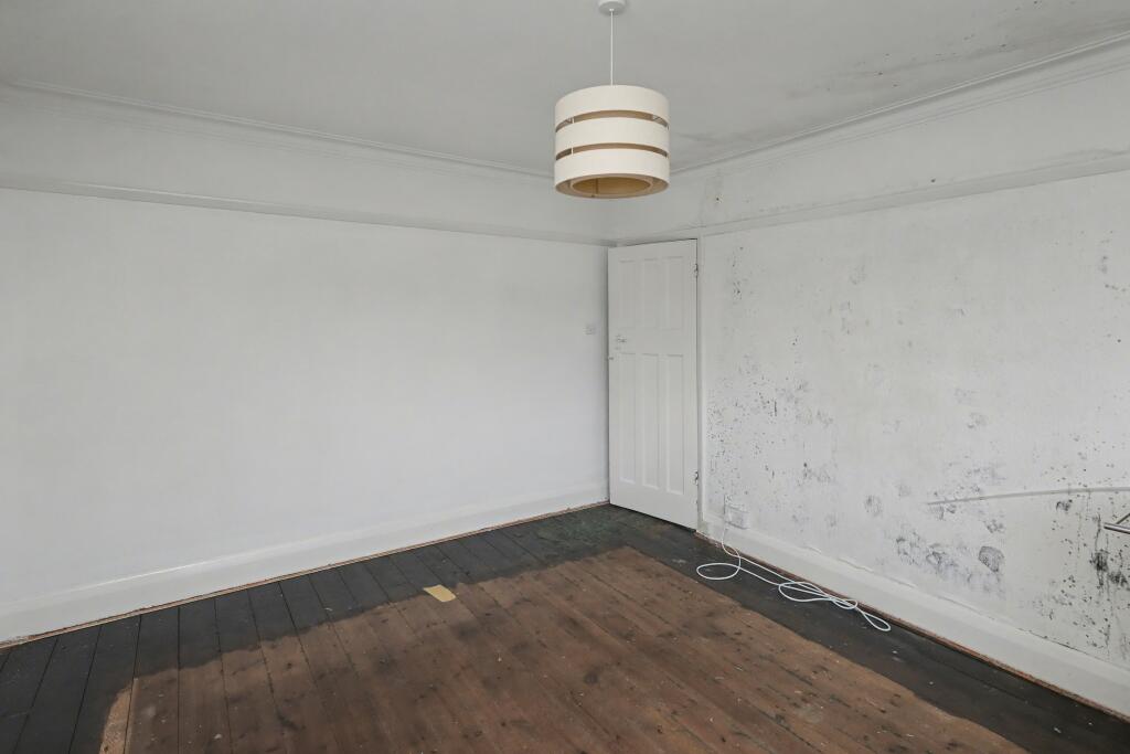 11 Church Crescent, London N20 0JR