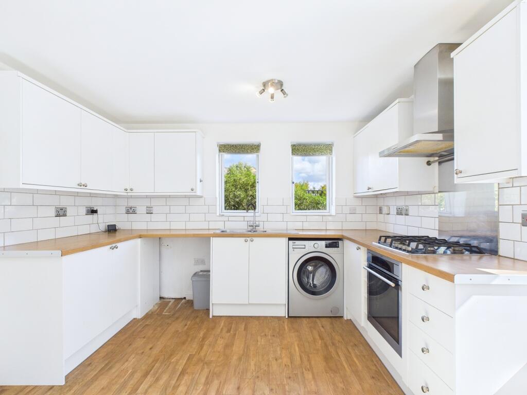 CAM01909G0-PR0388-STILL011