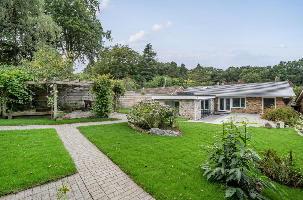 1344875-6-68ade6c...