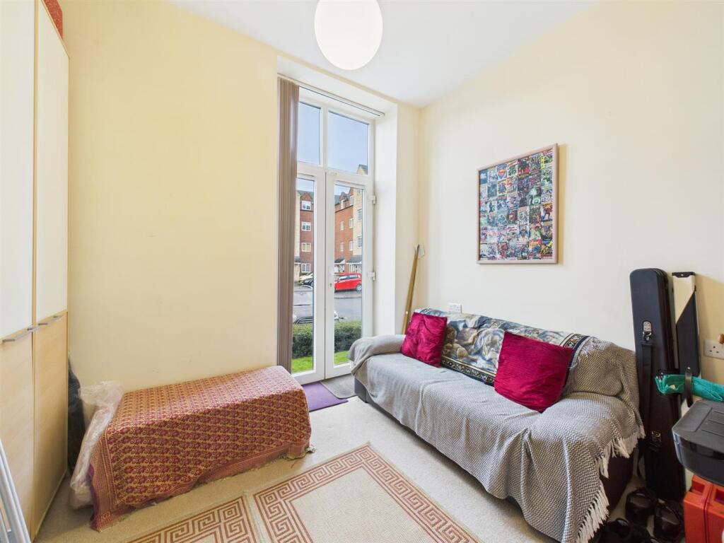 Bedroom: