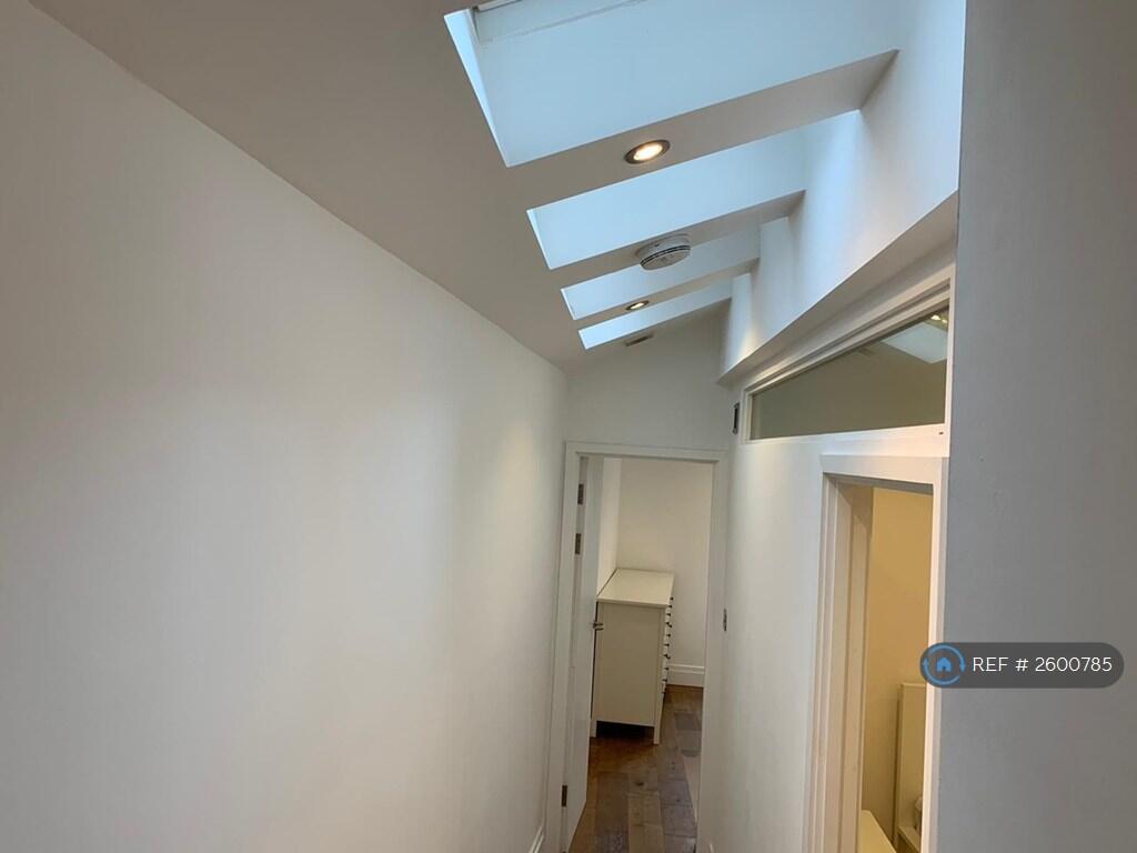 Landing Vellux Windows