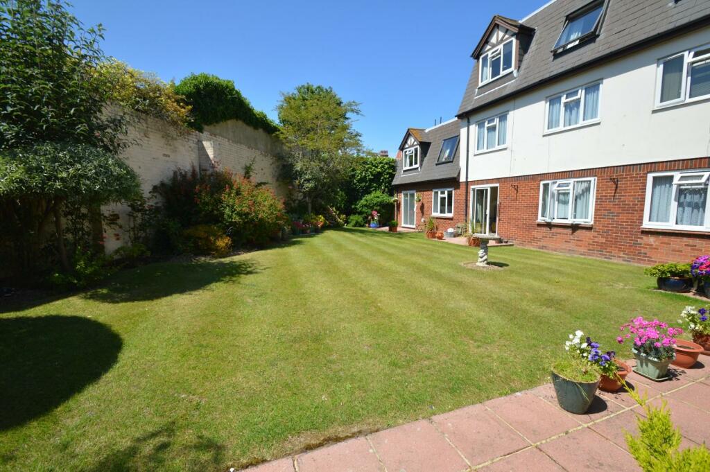 10 Cheriton Court Gardens.jpg