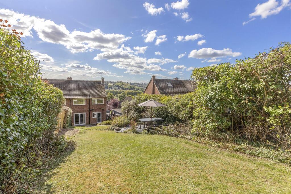 10 Merrydown, HP13 5NQ-13.jpg