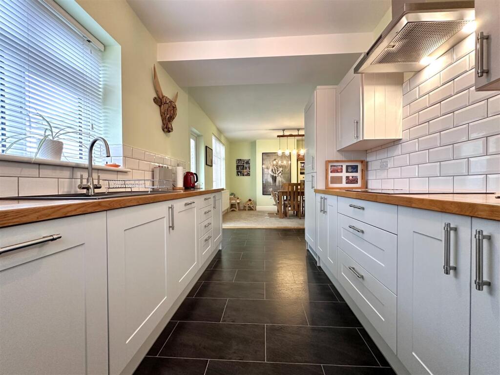 Kitchen Through To Dining Room 091