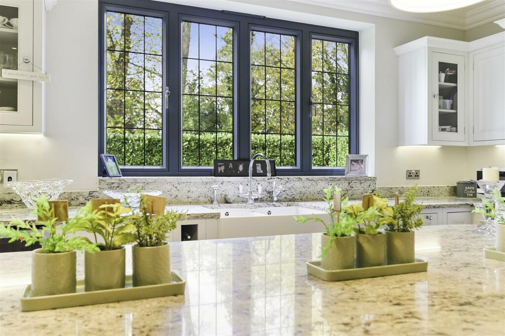 WOODCOTE PARK, 12C- (32).jpg