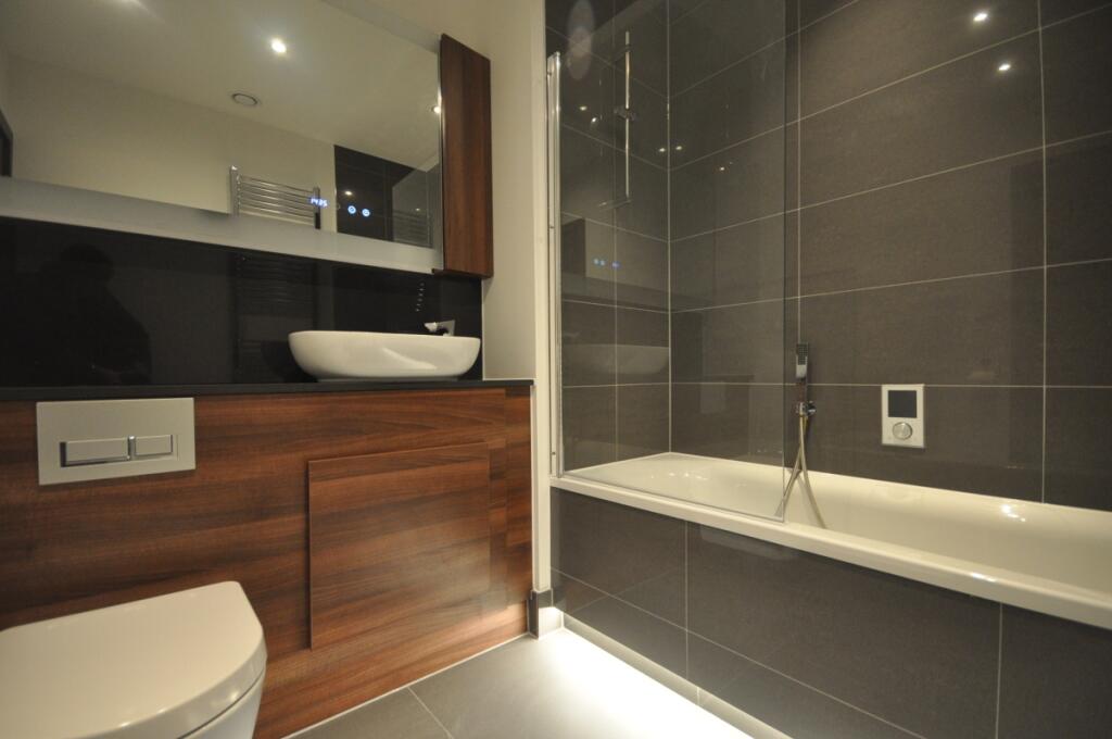 ensuite 2