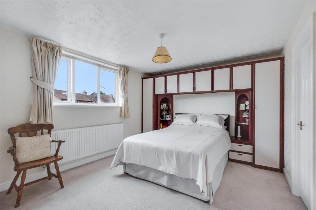 Bedroom 1_1.jpeg