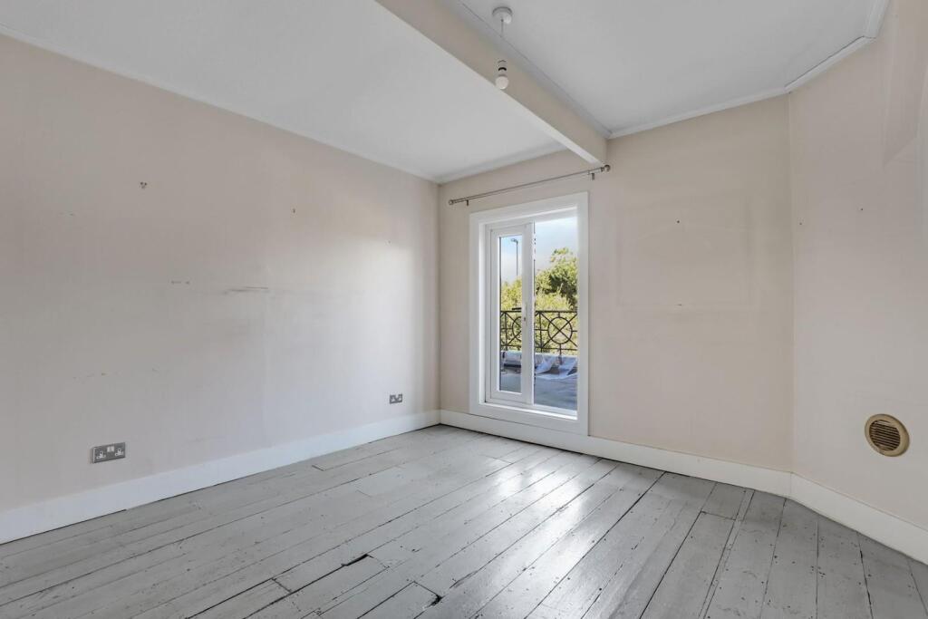 11-0415JHPropWorld - 1 Westhood Hill - 31-medium.j