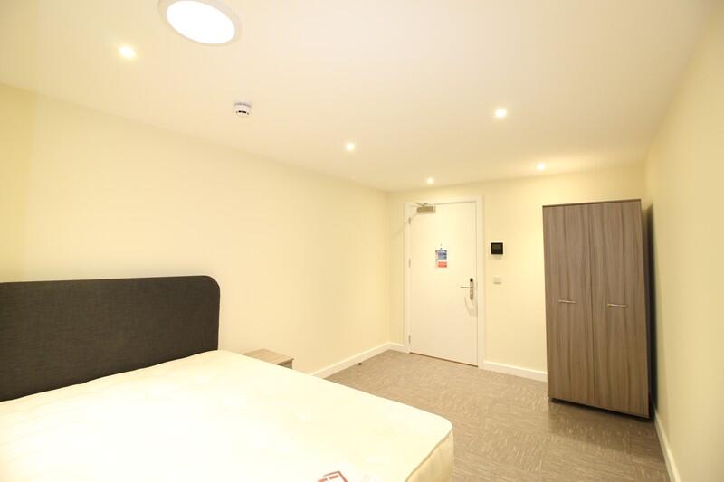 Bedroom Study Area (2)