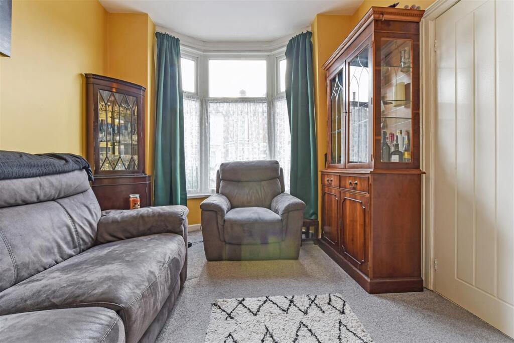 Living Room Side.jpg
