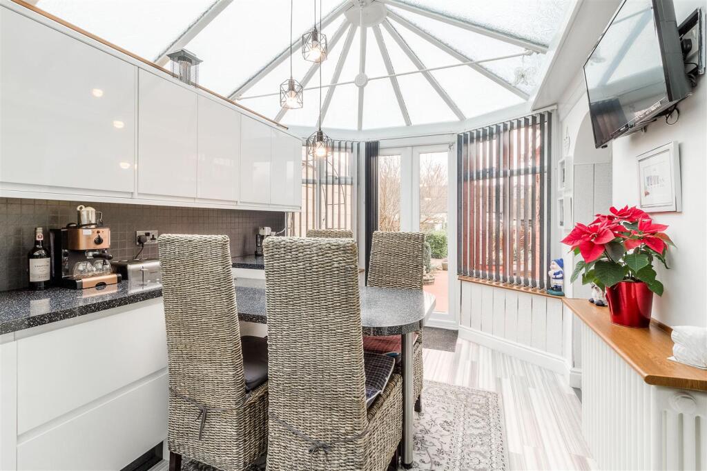 128 Watling Street 010.jpg