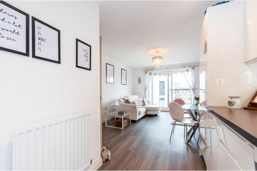 Lounge / Kitchen