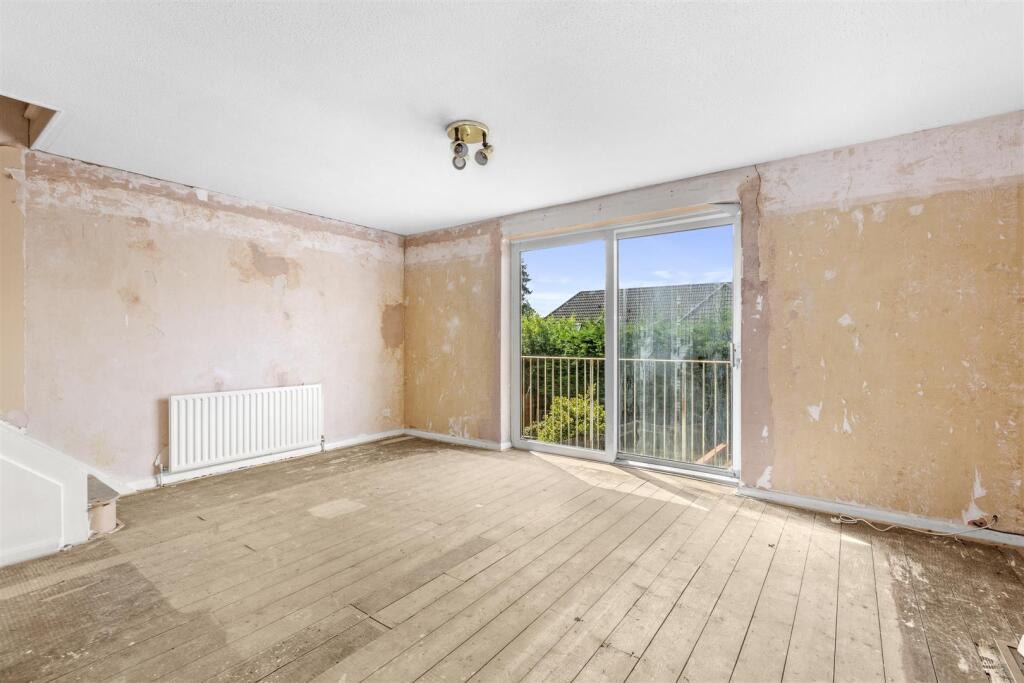 2 Southfield Road, HP13 5LA-5.jpg