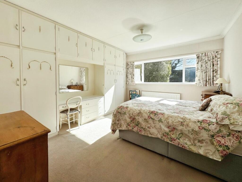 752d7bbf-Bedroom 202.jpg