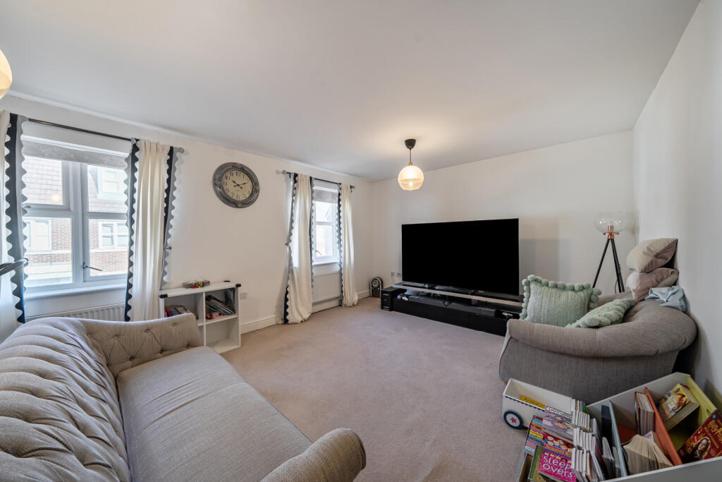 1346779-11-68dbca...