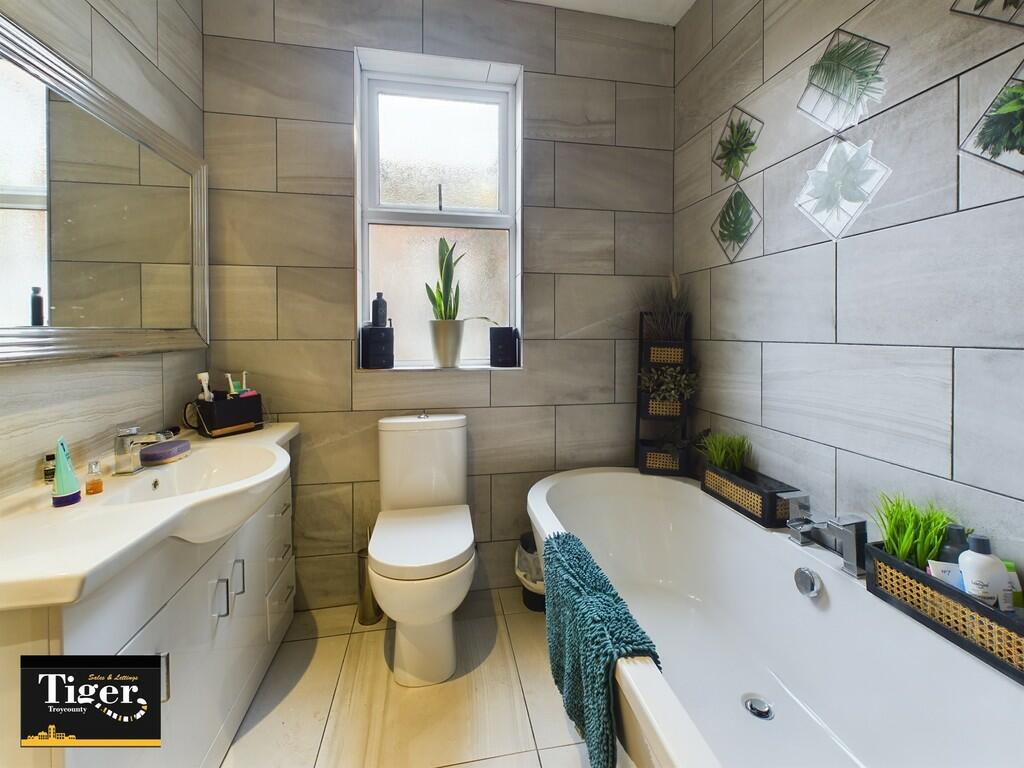 CAM02176G0-PR0176...