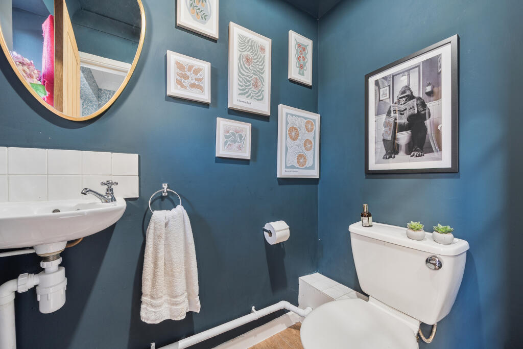 1383688-19-691df7c474c67