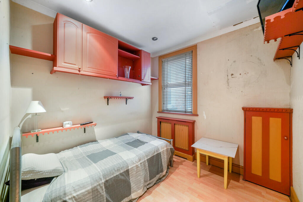 40A Deacon Road -...