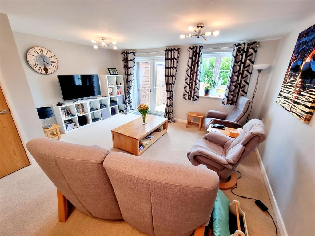 Sitting Area.jpg