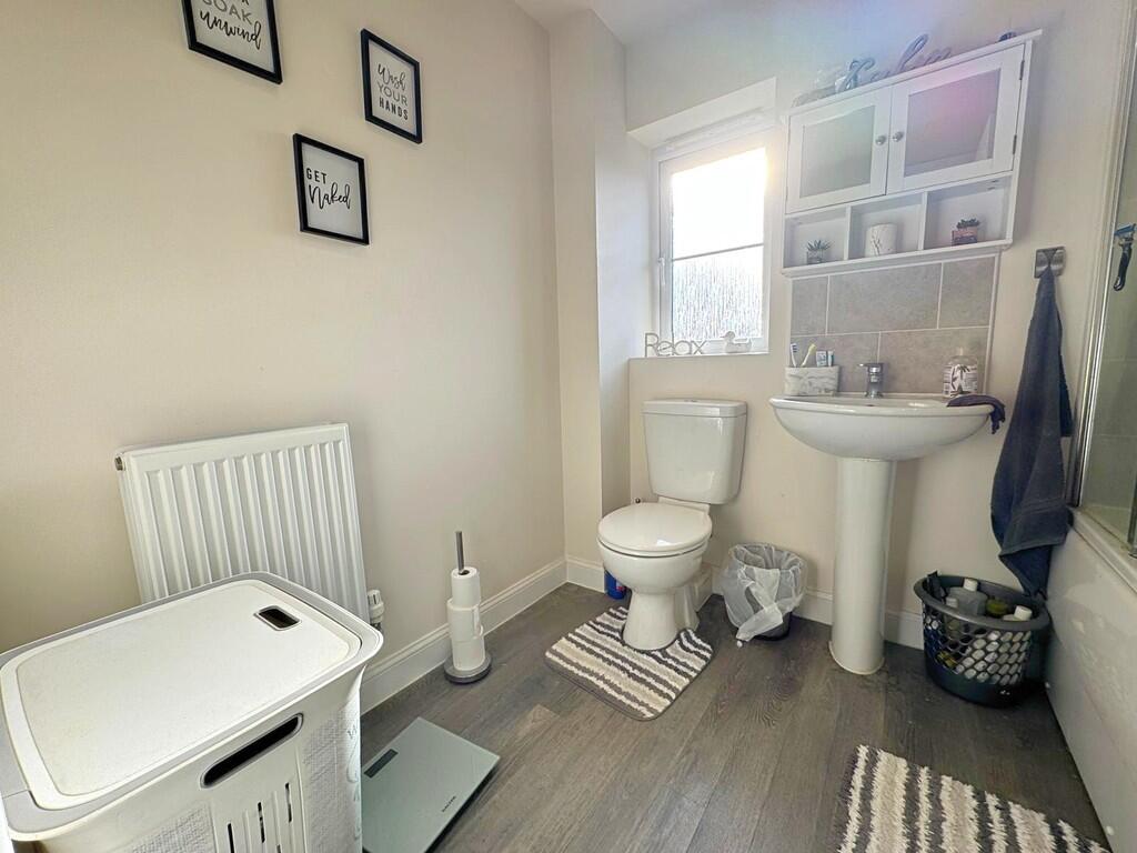 Facetune_27-01-20...