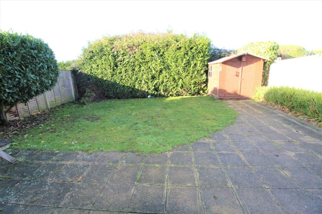 GARDEN.JPG
