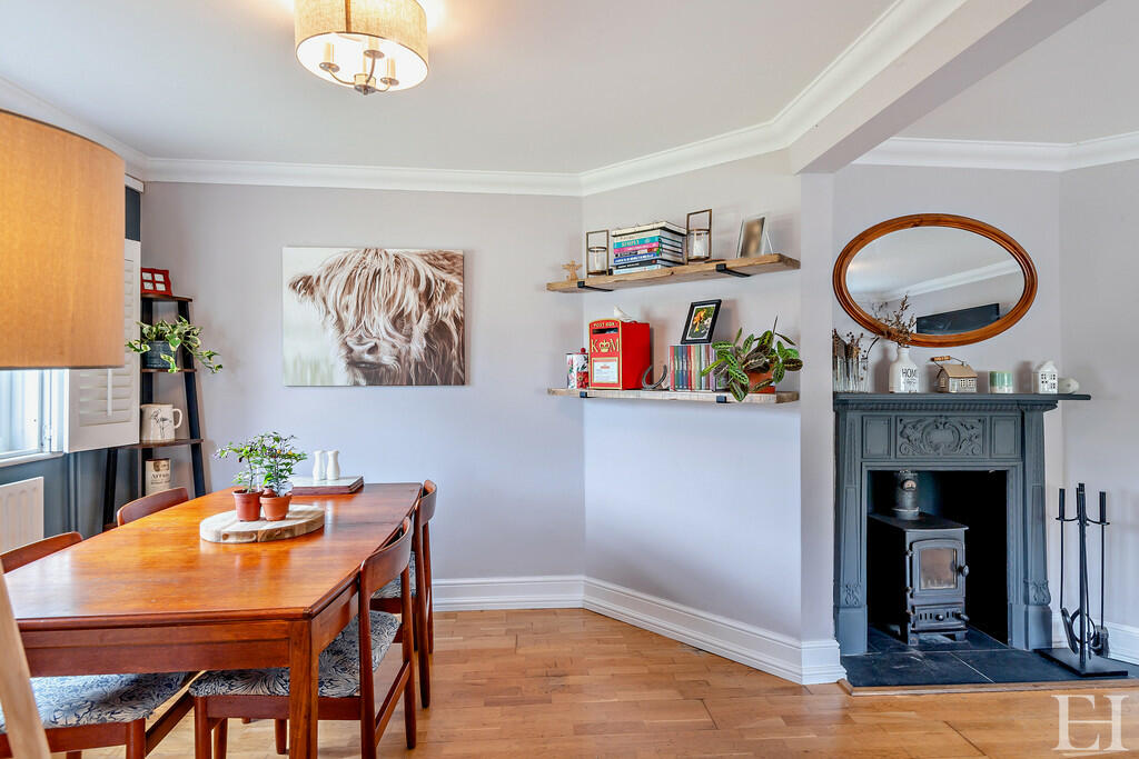 8619074-interiorW...