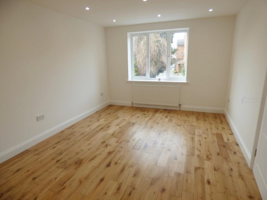Living Room/Fitted Kitchen