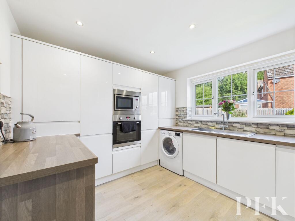 Breakfasting Kitchen