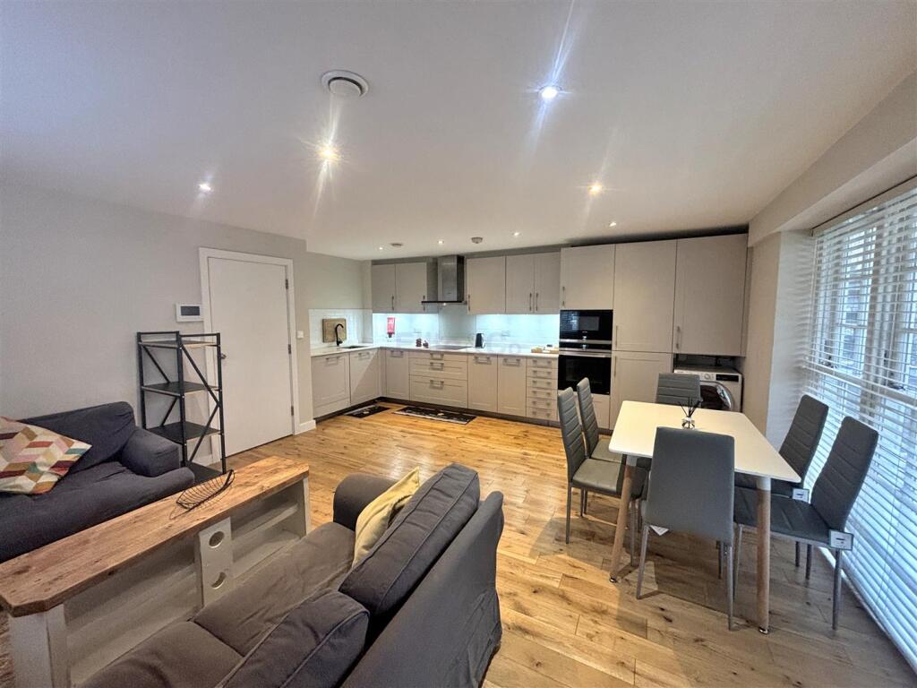 Lounge/Diner/Kitchen