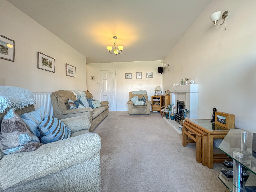 Living Room (2)