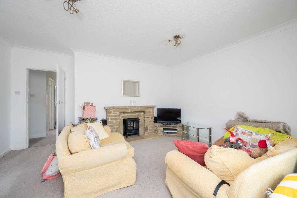 Cootes Avenue, Horsham