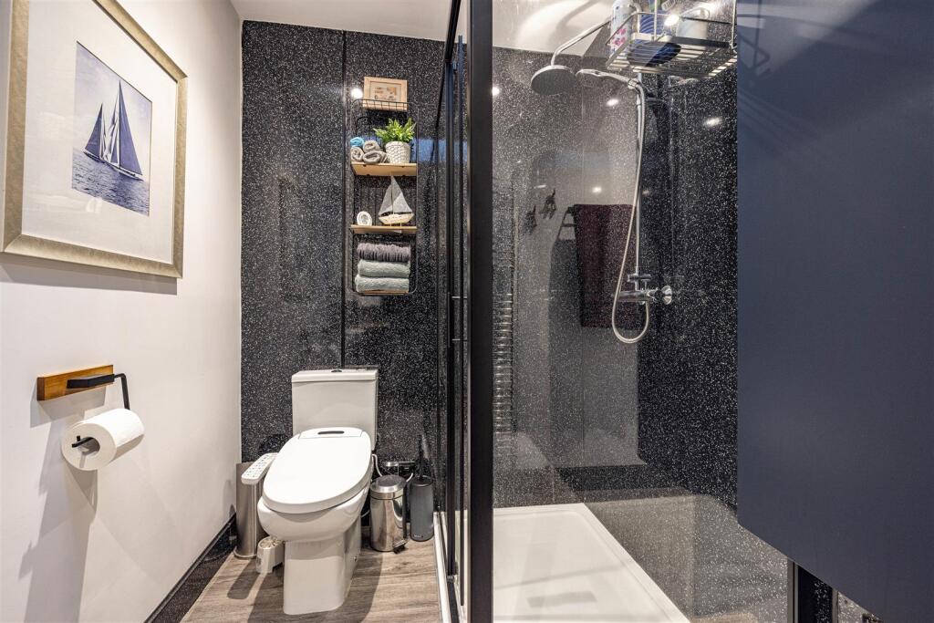 2 Kingsknowe Gardens Galashiels 21.JPG