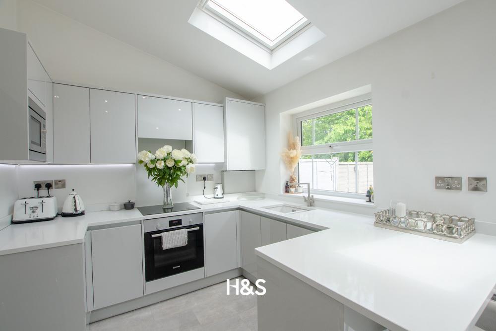 27 Witham - kitchen.jpg