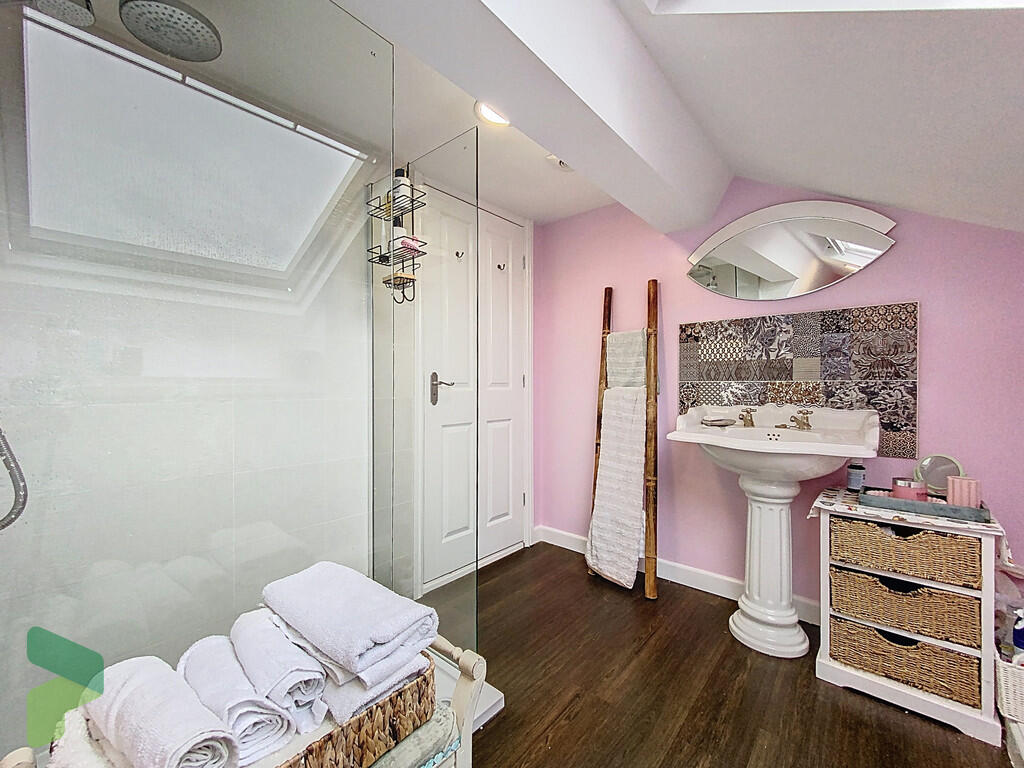 Bedroom One Ensui...