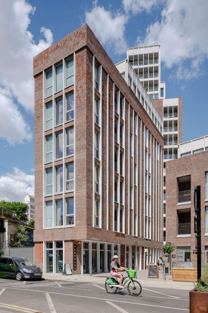 296593 - Maple Path, London E5 - high res-00506...