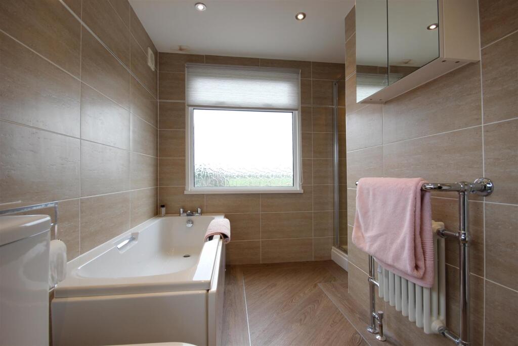 BATHROOM / W.C