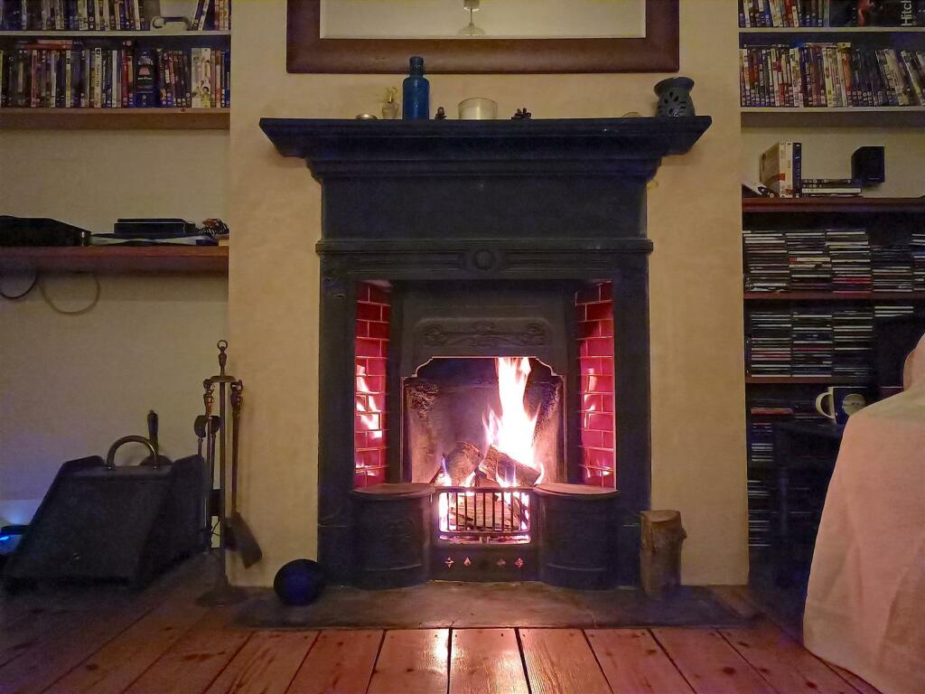 Dining Room Fireplace (2).jpg