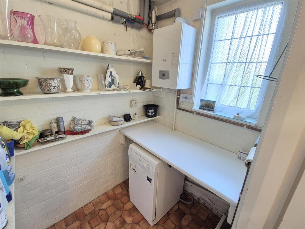 Broom Cupboard/Pantry