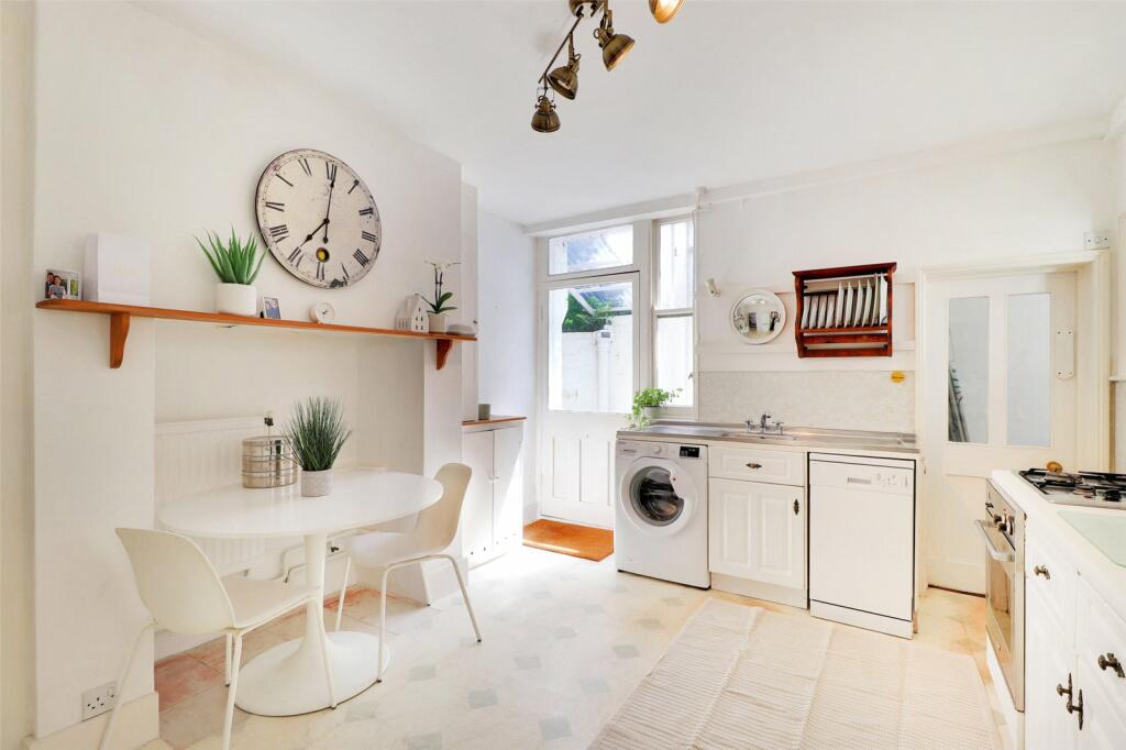 Kitchen/Breakfast Rm