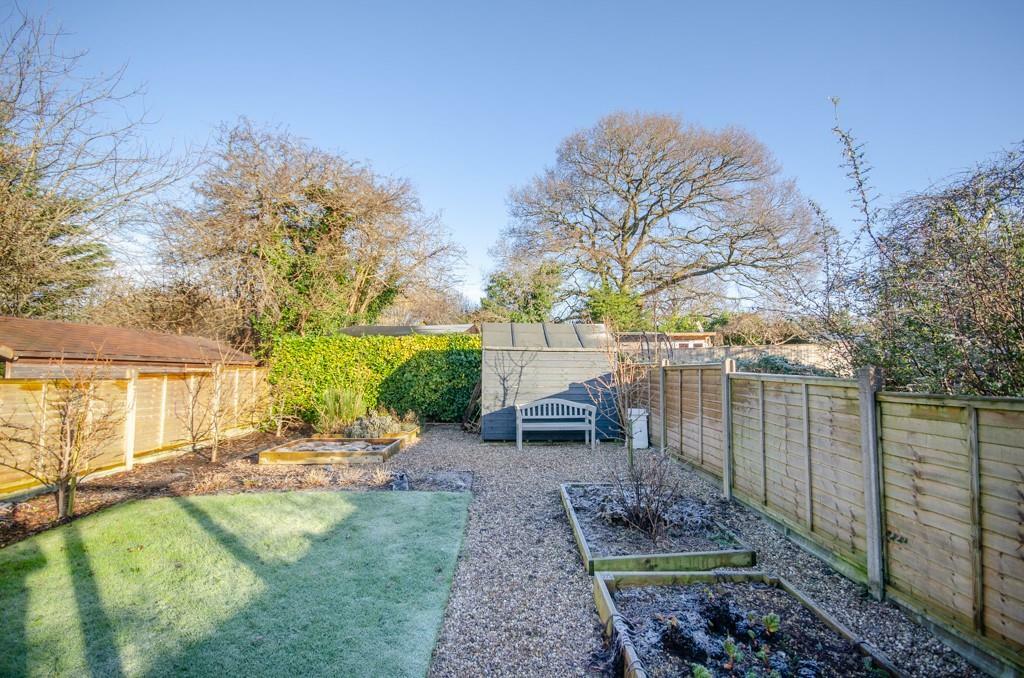 Rear garden pic 3.jpg