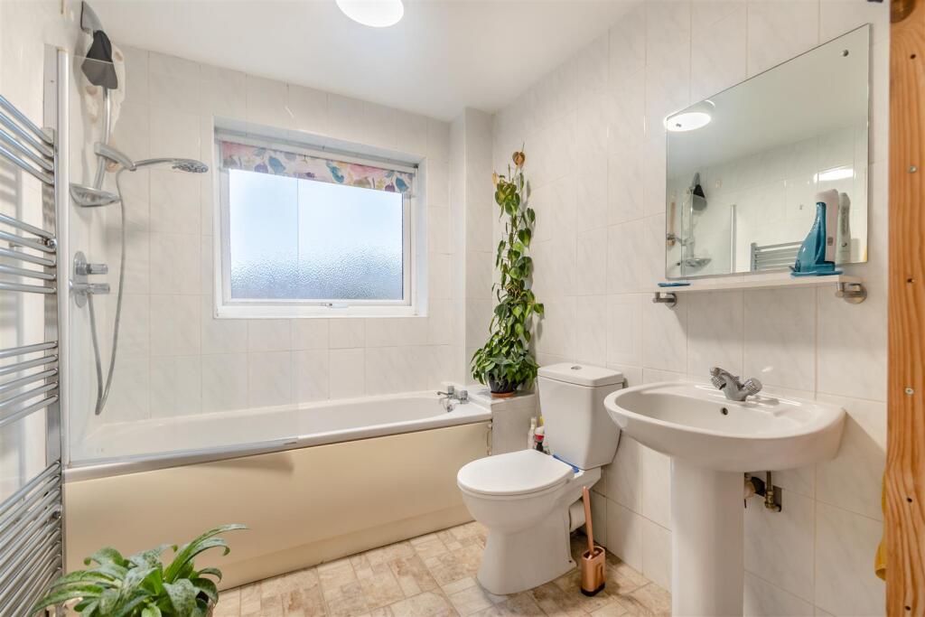 8634542-interior01.jpg