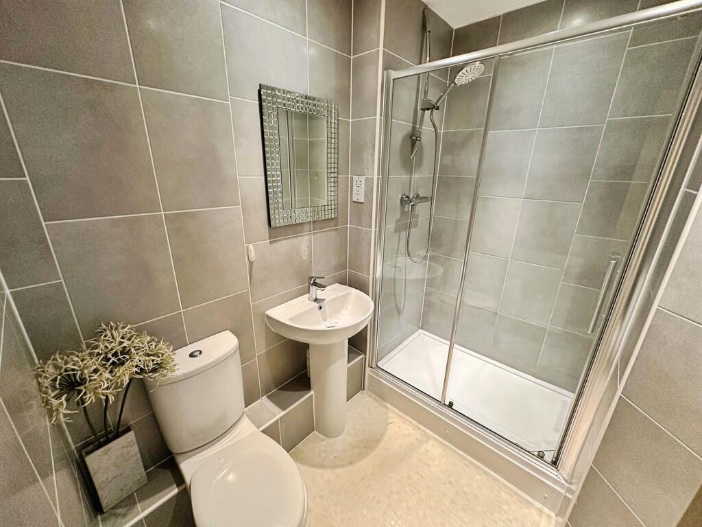 En-Suite Shower R...