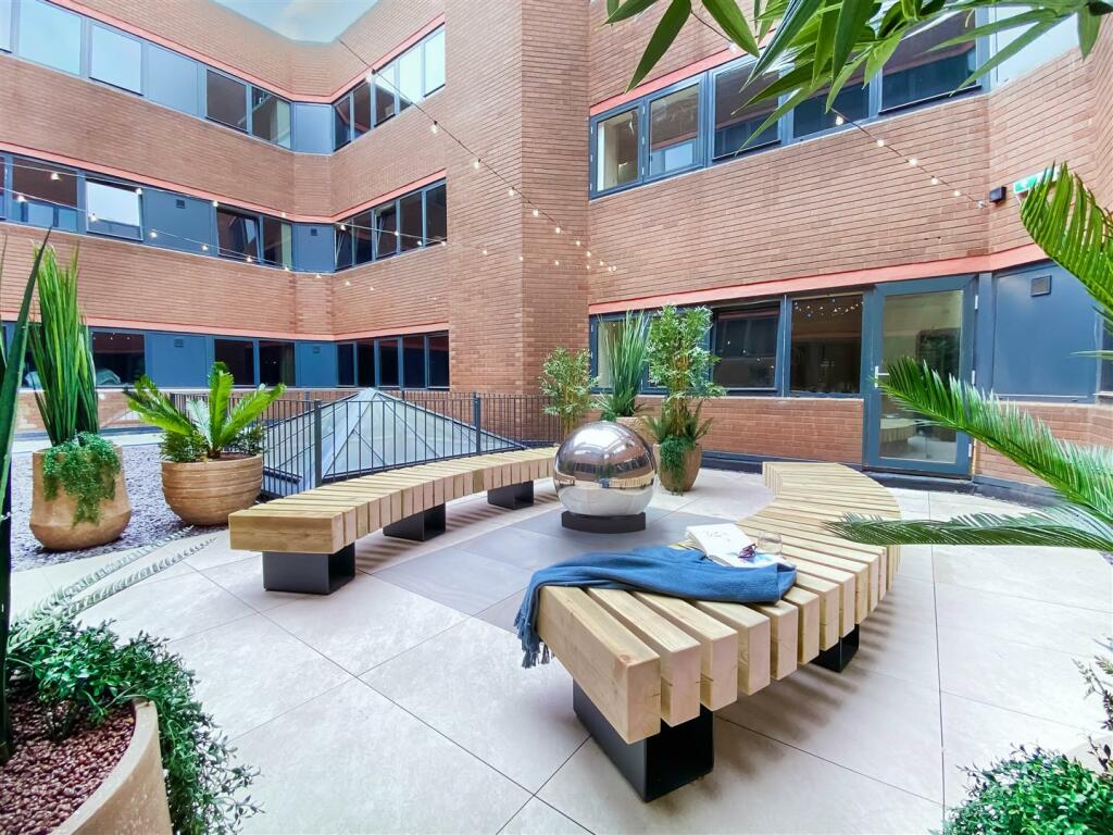 CH Courtyard 1B.jpg