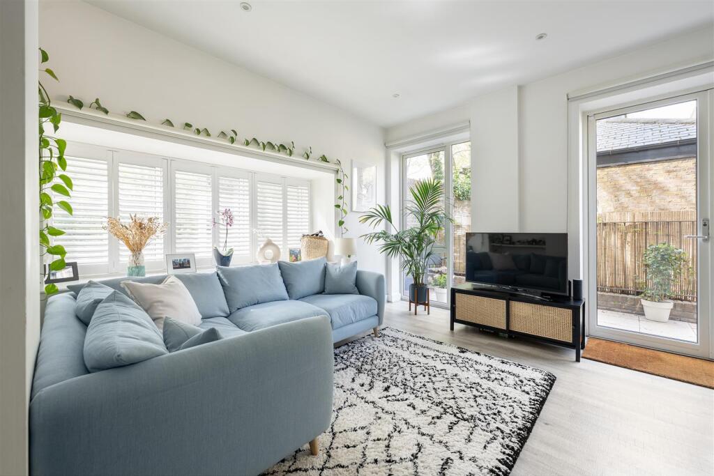 Richard Tress Way, E3