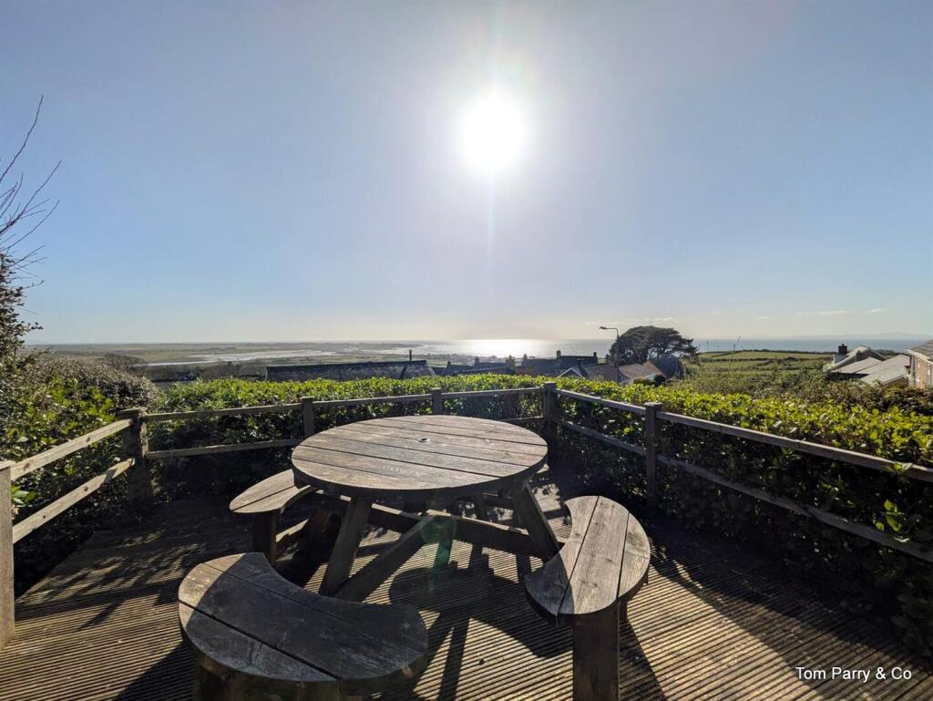 View from decking (4).jpg