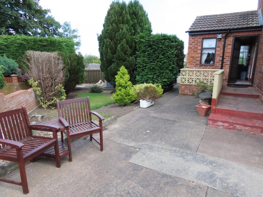 ADDITIONAL GARDEN IMAGE