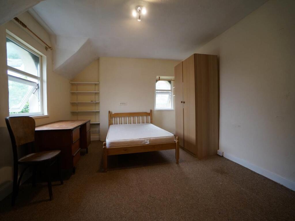 Bed 5.JPG