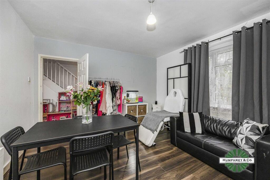 5 Twybridge Way -009.jpg