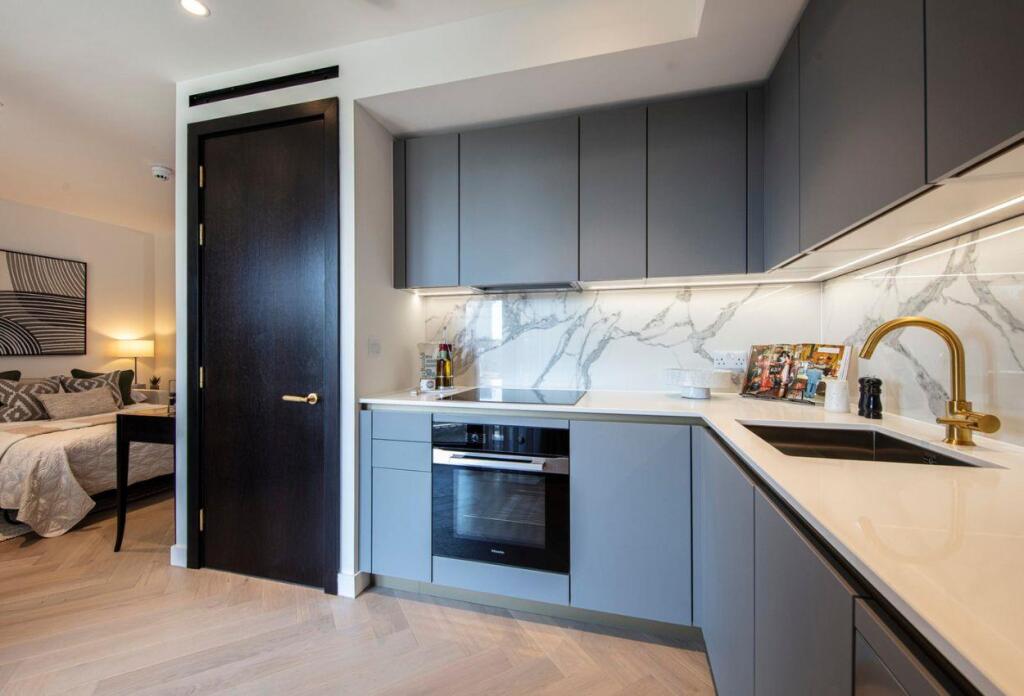 Triptych Place, 00204 (8).jpg